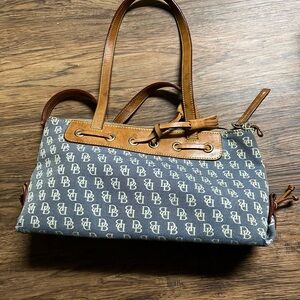 Dooney Bourke Women’s Cute Shoulder Bag w/ Tassel